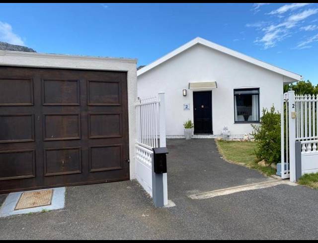 3 BEDROOM HOUSE FOR SALE IN FISH HOEK